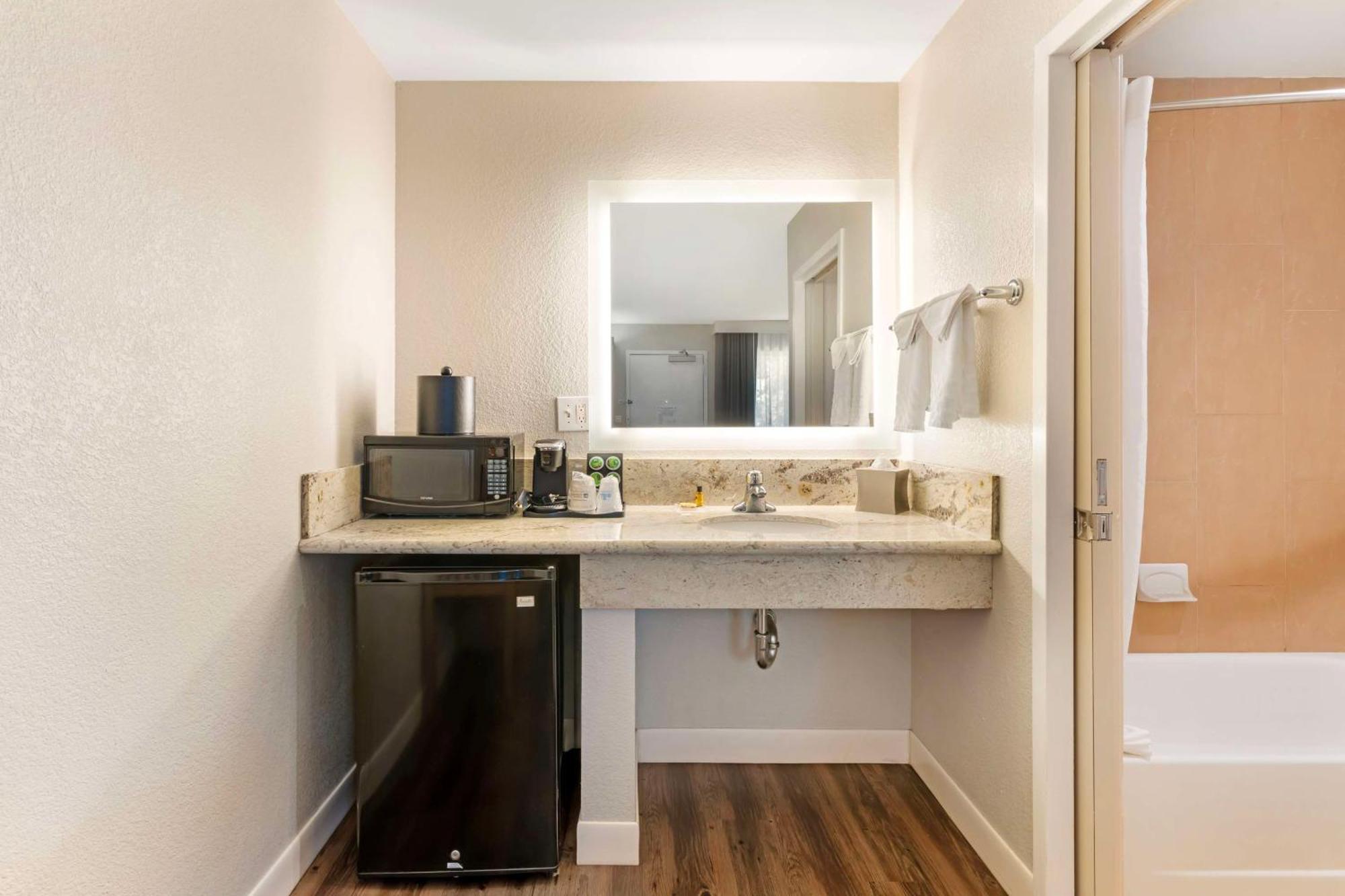 Best Western Plus Rancho Cordova Inn Εξωτερικό φωτογραφία